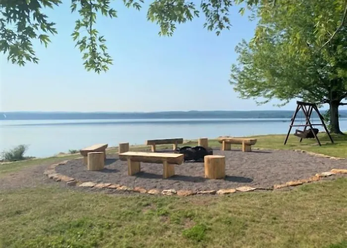 Baraga Lakeside Inn